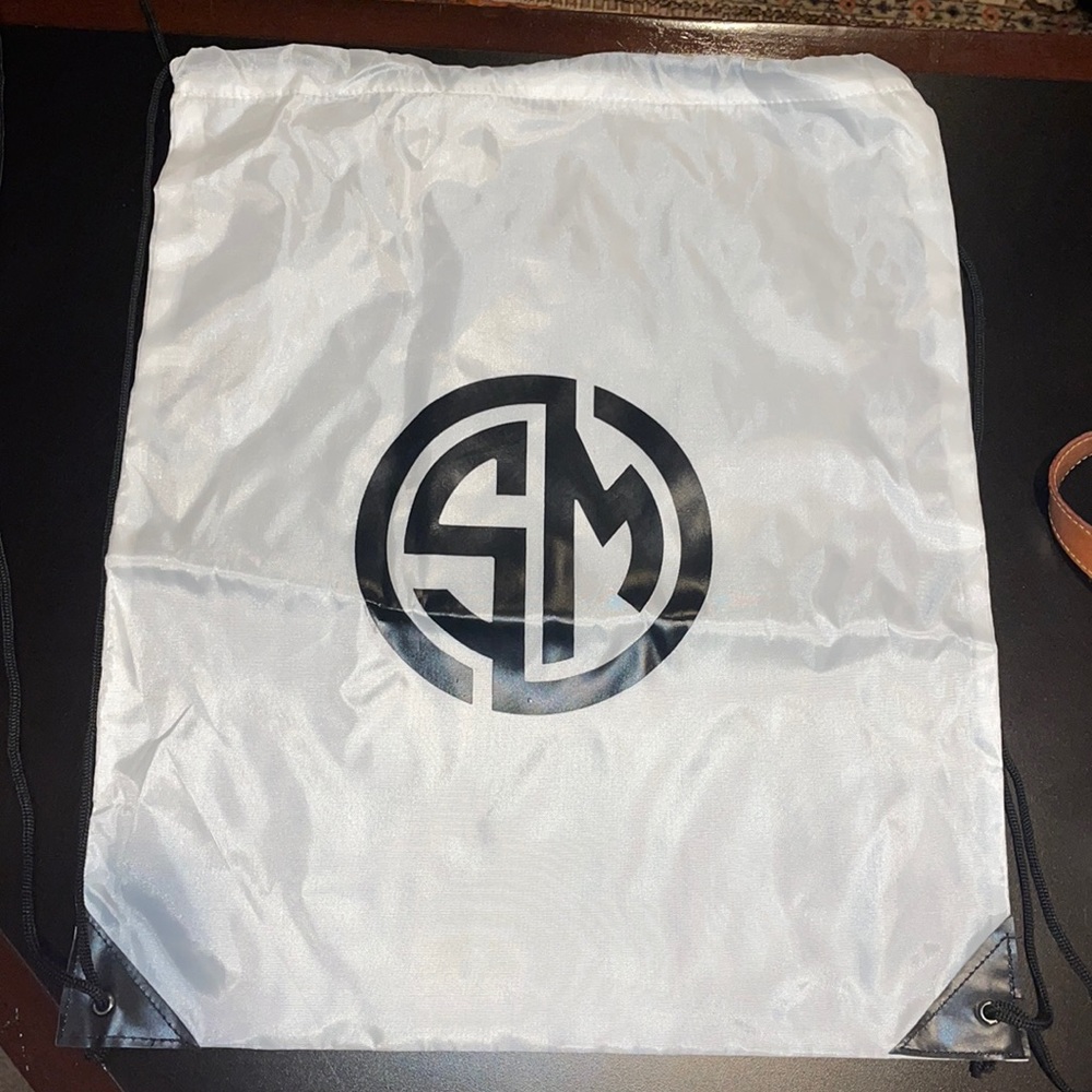 100 drawstring bags NEW with SM logo